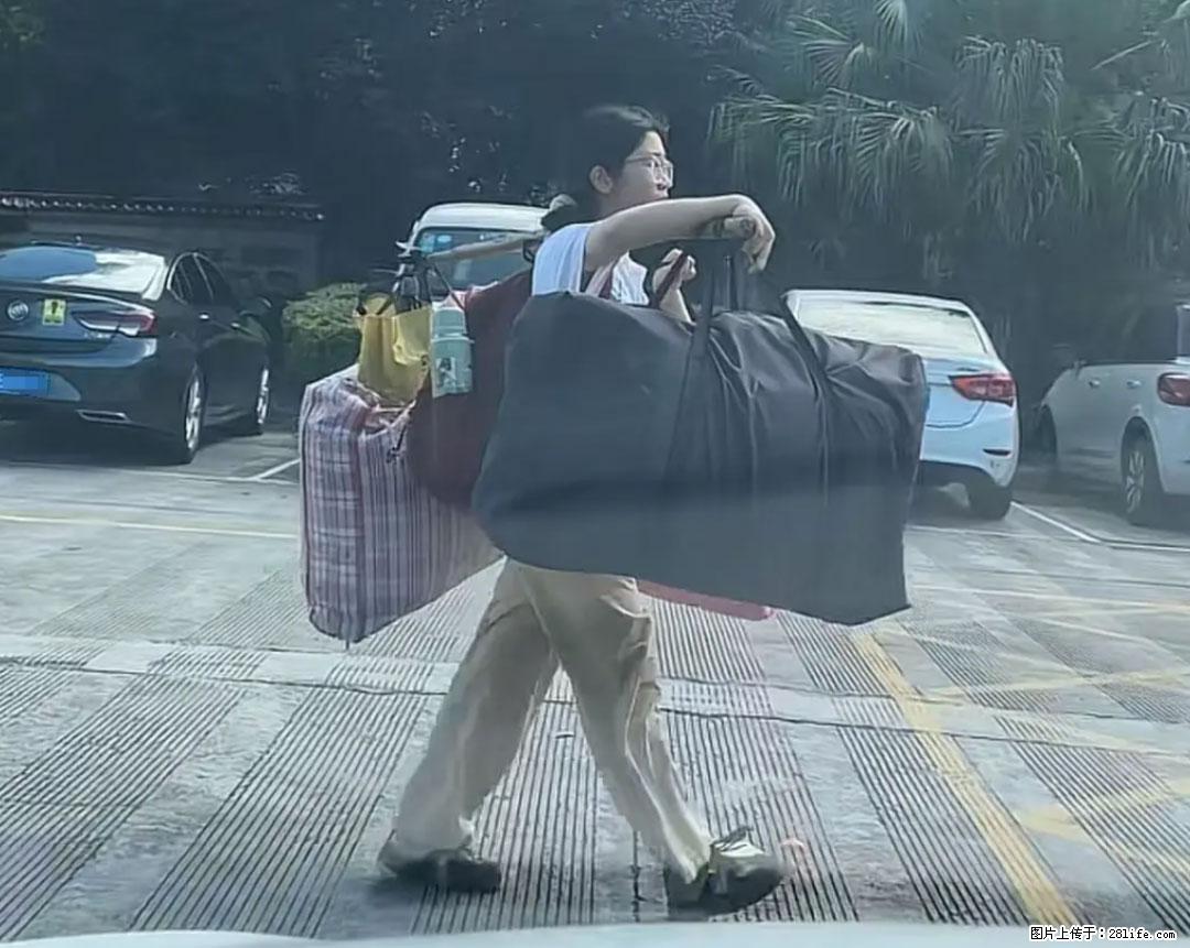 全网追的“扁担女孩”，找了一份暑假工，时薪12元 - 达州生活资讯 - 达州28生活网 dazhou.28life.com