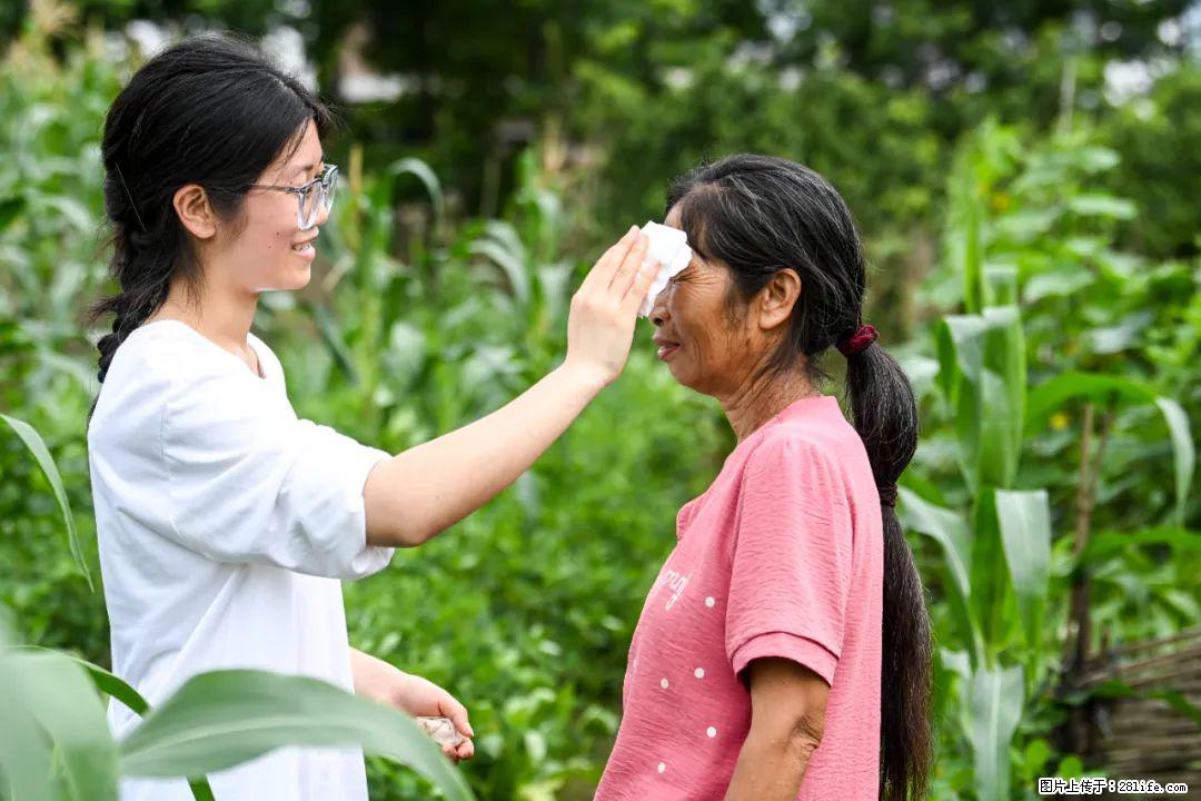 全网追的“扁担女孩”，找了一份暑假工，时薪12元 - 达州生活资讯 - 达州28生活网 dazhou.28life.com